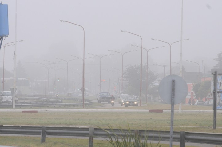 Una mañana con niebla en la provincia