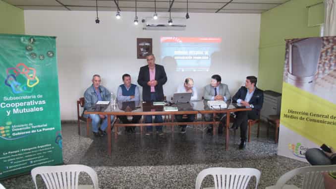 Jornada de comunicación cooperativa en Doblas