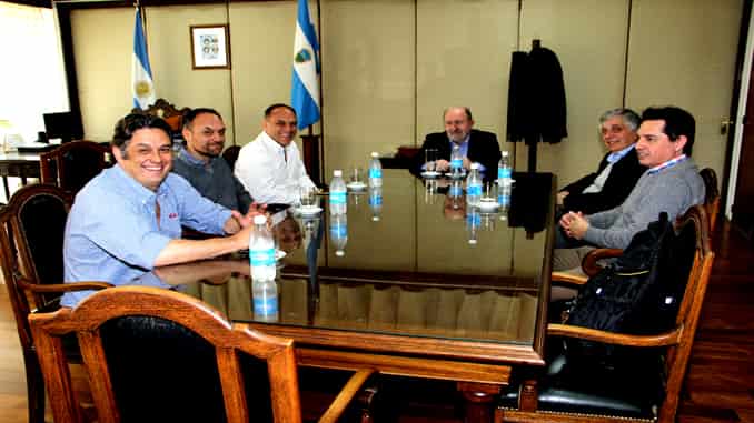 El gobernador recibió a representantes de la empresa frigorífico HV S.A.