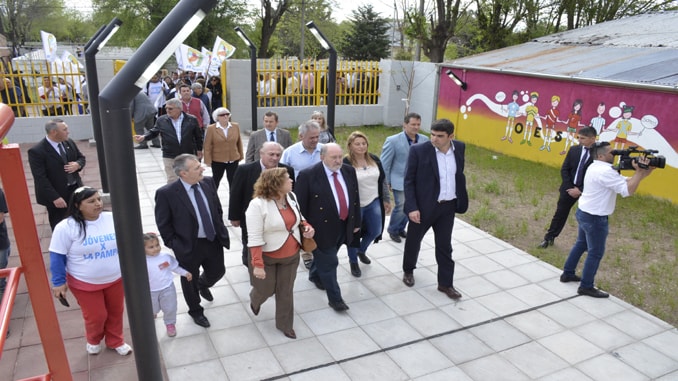 El gobernador encabezó inauguración de obras en General Acha