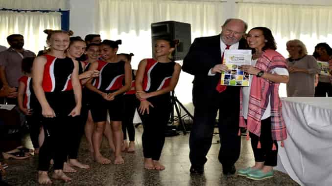 El gobernador encabezó entrega de créditos a emprendedores de Colonia Barón