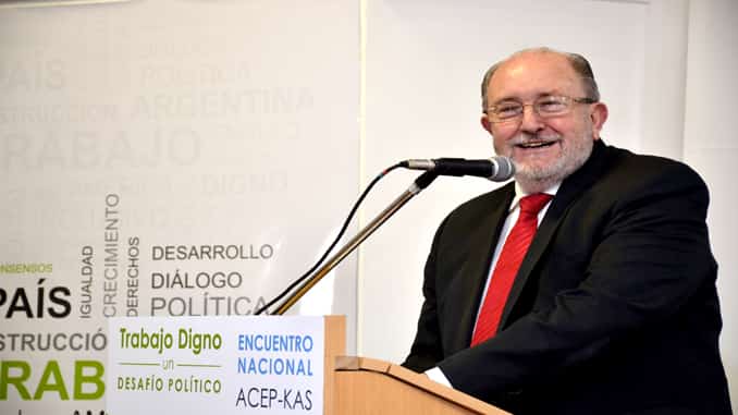 El gobernador Carlos Verna disertó en el Encuentro Nacional ACEP KAS 2017