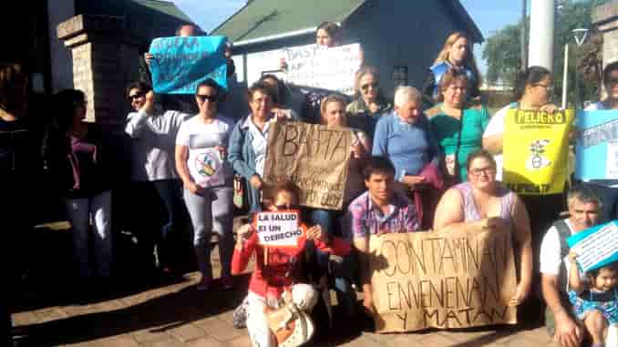 Manifestación en contra de los agroquímicos en la ciudad de América (B) Pdo. De Rivadavia