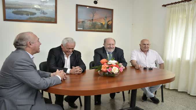 El gobernador encabeza entrega de viviendas en Adolfo Van Praet