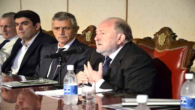 El gobernador se reunió con los intendentes por el Pacto Fiscal: “No es rebeldía, es responsabilidad” 