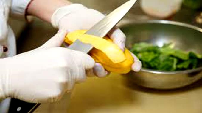 “LA VENTA AL PÚBLICO DE COMIDAS ELABORADAS SOLAMENTE PUEDE REALIZARSE EN COMERCIOS HABILITADOS”