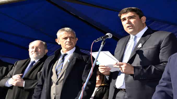 Carlos Verna, presidió el acto conmemorativo del 208° Aniversario de la Revolución de Mayo