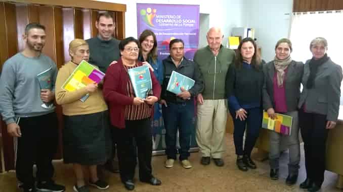 Entregaron créditos Rucalhué en Coronel Hilario Lagos