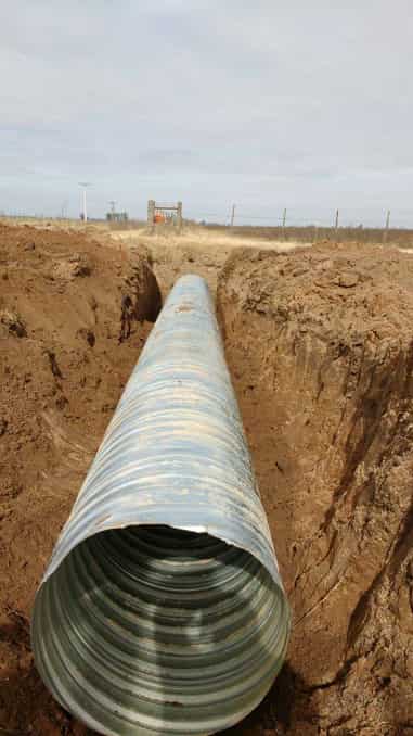 General Villegas: Colocación de tubos en Santa Eleodora