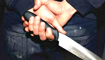 Discutió con un vecino y le asestó un cuchillo en el abdomen