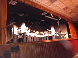 “El Coro Canto a la Vida brilló en el concierto solidario Más Voces-Más Manos”