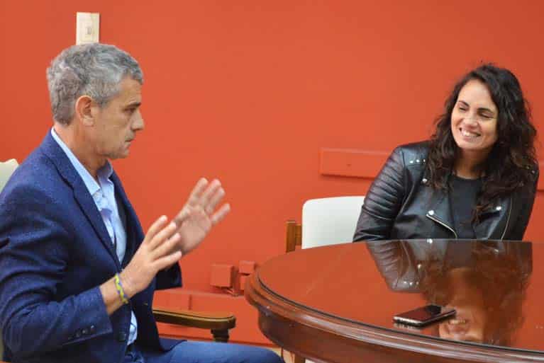 EL VICE GOBERNADOR RECIO A AYELEN PUJOL