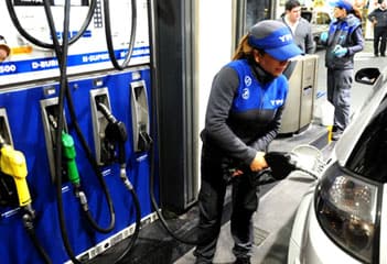 ¡Y el Congelamiento adonde está! Cuánto podría aumentar la nafta y el gasoil