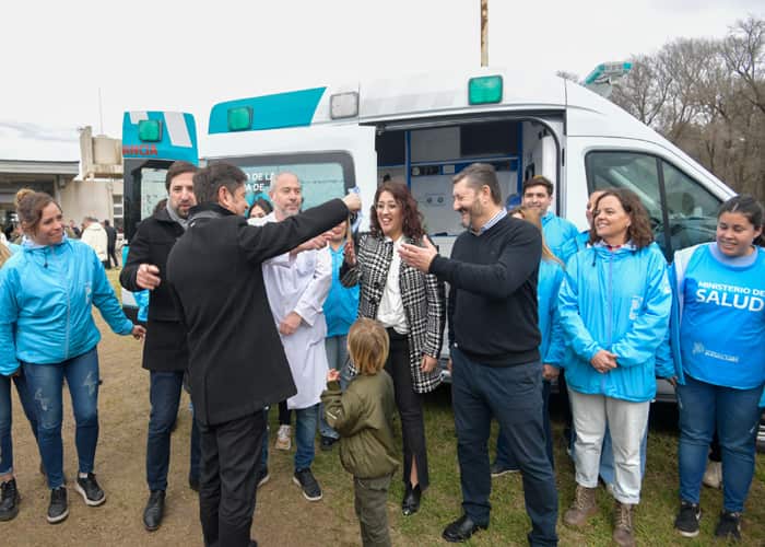 Kicillof recorrió la fábrica láctea de la Escuela Secundaria Agraria N°1