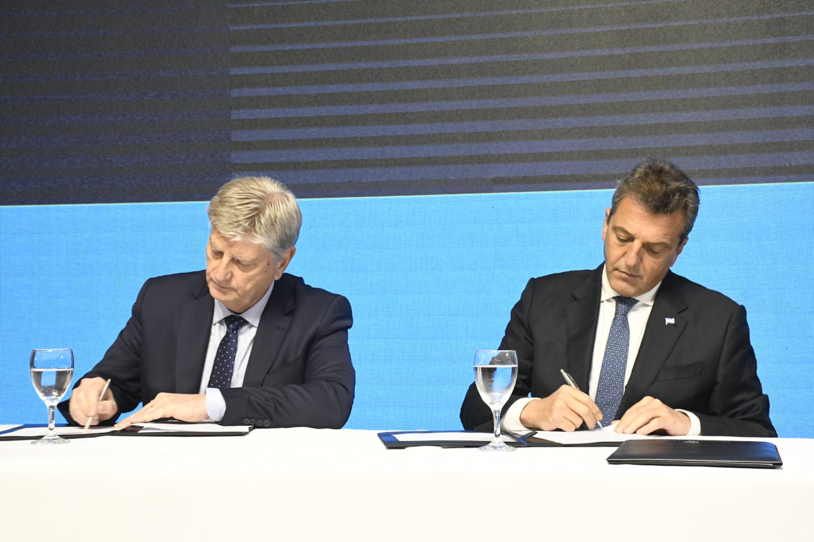 Ziliotto y Massa firmaron el convenio que devuelve $21.585 millones a La Pampa