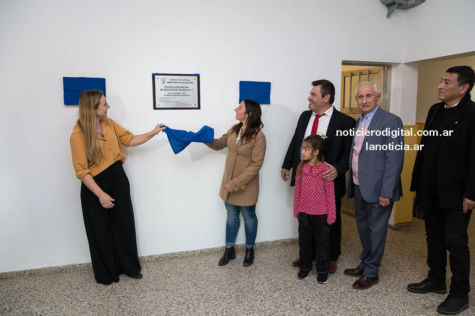 EPET N° 7: Un Faro de Esperanza y Transformación en su Aniversario, Educando con Amor y Compromiso
