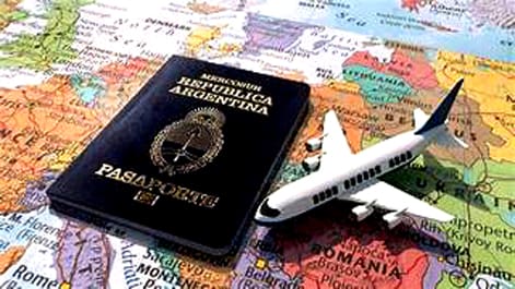 El Gobierno agiliza la autorización de viajes al exterior para menores de 18 años